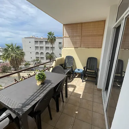 Spacious 1 Bedroom With Pool & Ocean View, Marina Palace شقة أذيخي