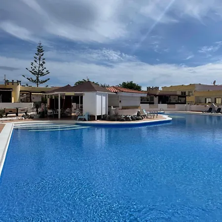 Spacious 1 Bedroom With Pool & Ocean View, Marina Palace * アデヘ